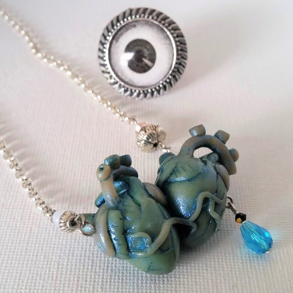 HANDMADE Turquoise blue iridescent Siamese anatomical heart necklace - Picture 1 of 9